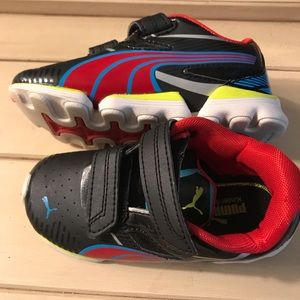 Toddler size 9 Puma Tennis Shoes